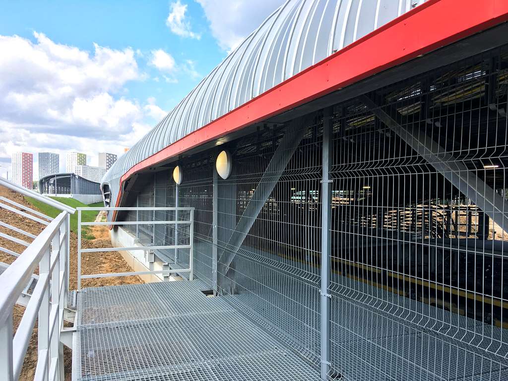 Забор из заборной секции «Оптима» и стального прутка 4 и 5 мм 8