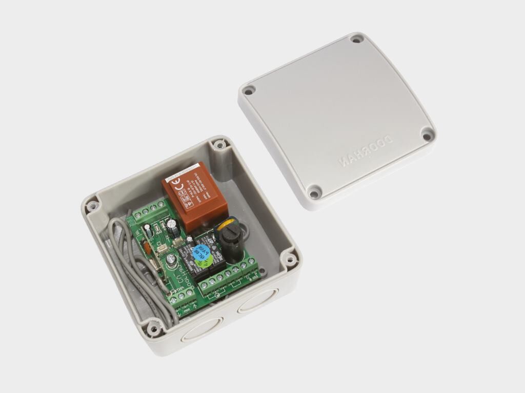 Ворота рулонные (Рольворота) из стального роллетного профиля RHE78G 12 Ворота рулонные (Рольворота) из стального роллетного профиля RHE78G 12