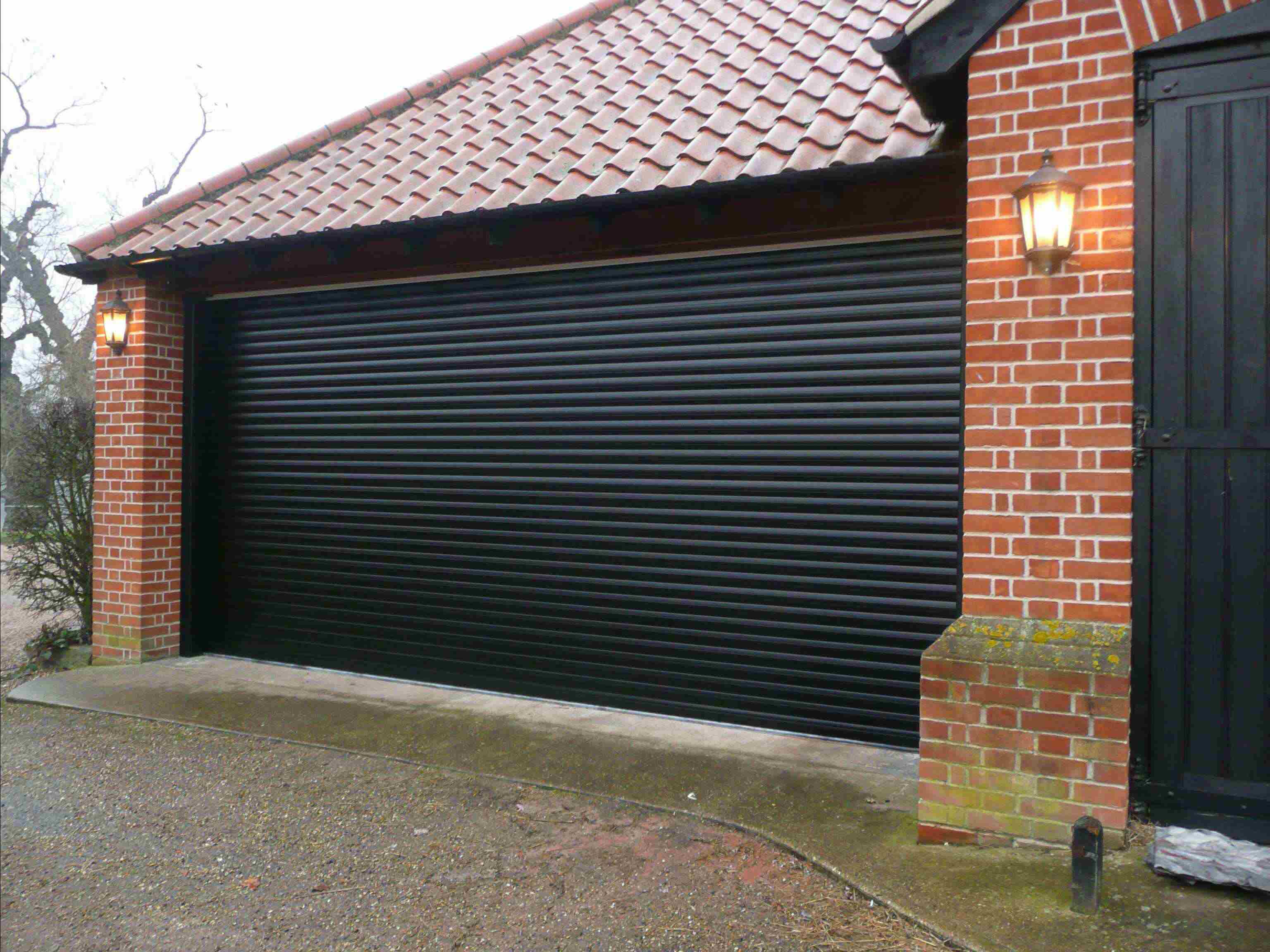 Ворота рулонные (Рольворота) из стального роллетного профиля RHE78G 7 Ворота рулонные (Рольворота) из стального роллетного профиля RHE78G 7