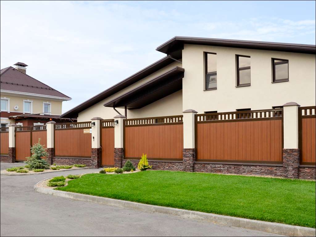 Забор из заборной секции с алюминиевой окантовкой с заполнением сендвич-панелями 6