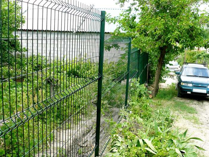 Забор из заборной секции «Оптима Лайт» и стального прутка 3,5 мм 4