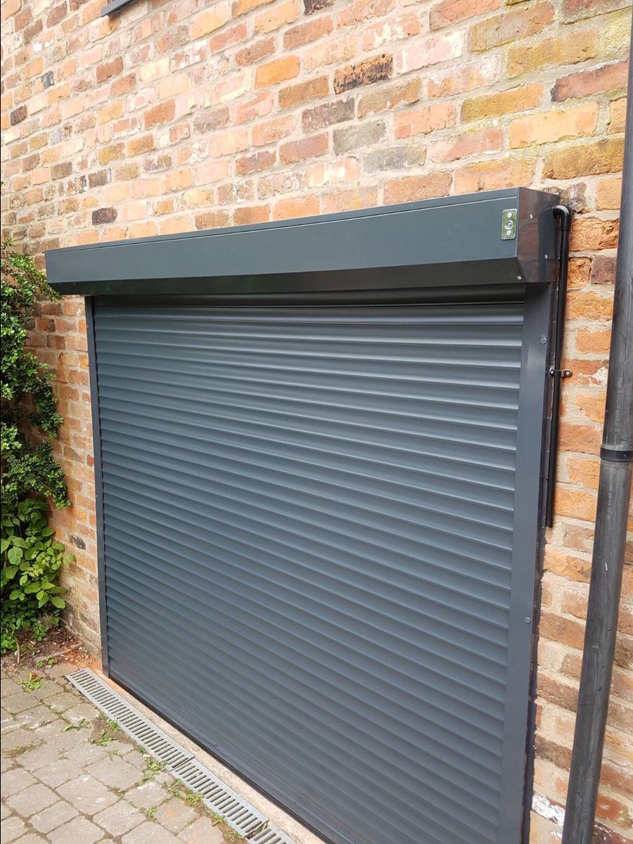 Рольставни на витрину из пенозаполненного роллетного профиля RH58N 8