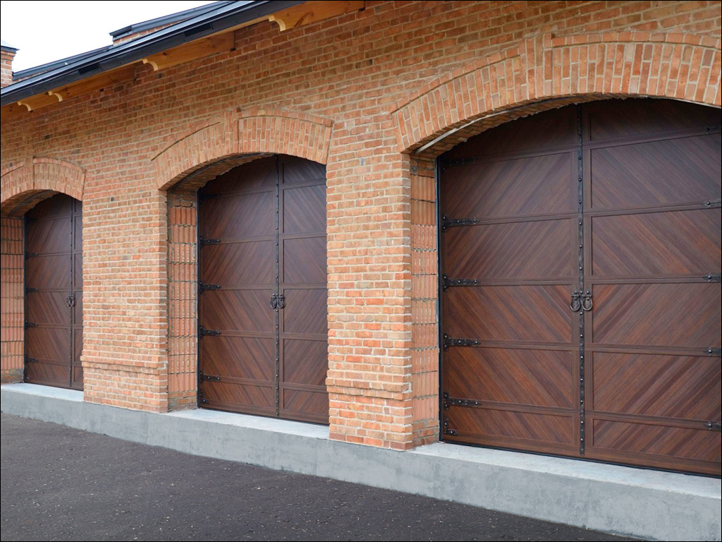 Ворота гаражные секционные с торсионным механизмом RSD02 17 Ворота гаражные секционные с торсионным механизмом RSD02 17